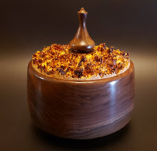 Load image into Gallery viewer, Art, lidded bowl
