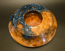 Load image into Gallery viewer, Art Burl wiht Epoxy
